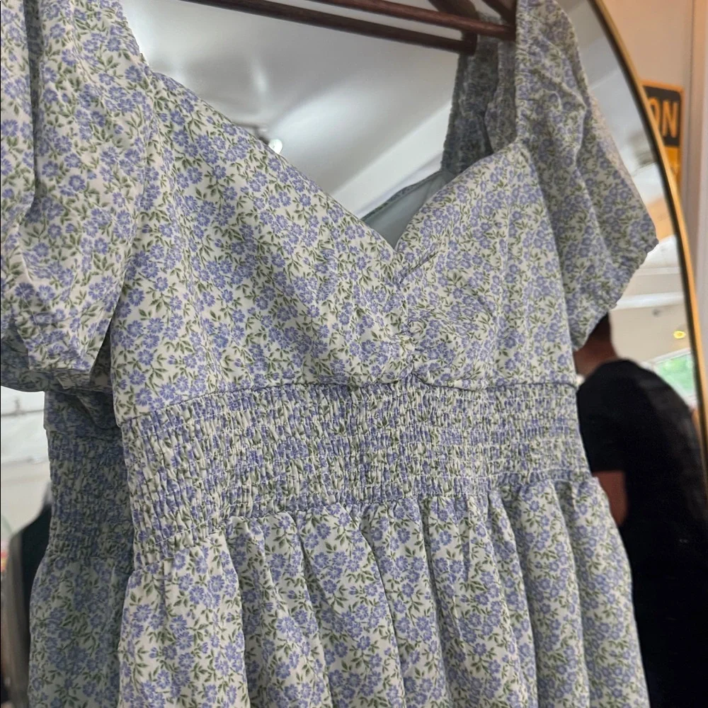 Plus size dress - Picture 4 of 5